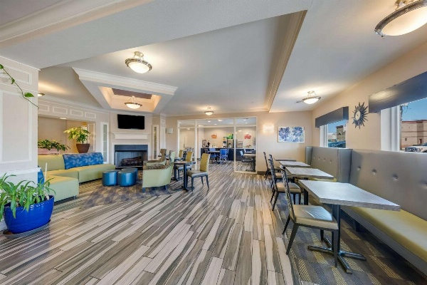 Quality Inn & Suites image 7